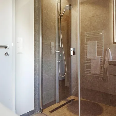 Lister Brise بيت للعطل *