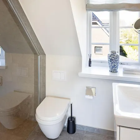 Lister Brise ليست